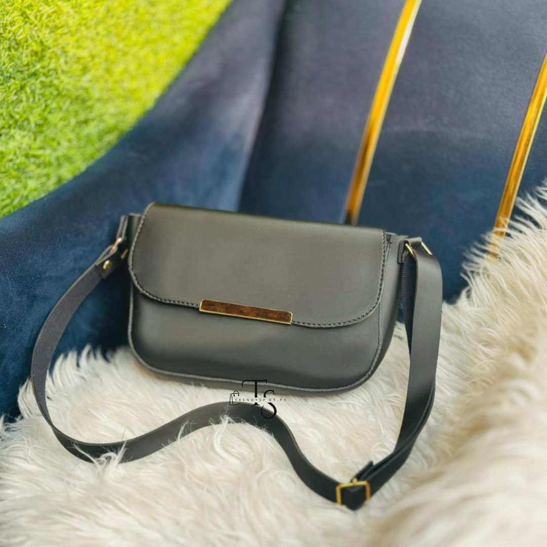 FLAP STRAIGHT BLACK - Trendyspot.pk